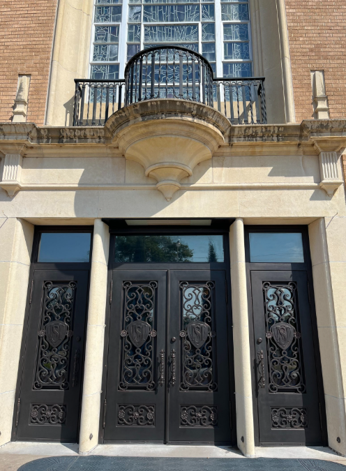 Bi-Fold Door vs Traditional Door